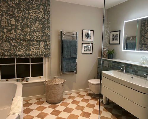 Lustre Aqua and Kiln - Bathroom by Lielow Interiors