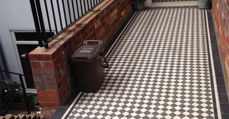 Mesh-Backed Victorian Mosaic Collection