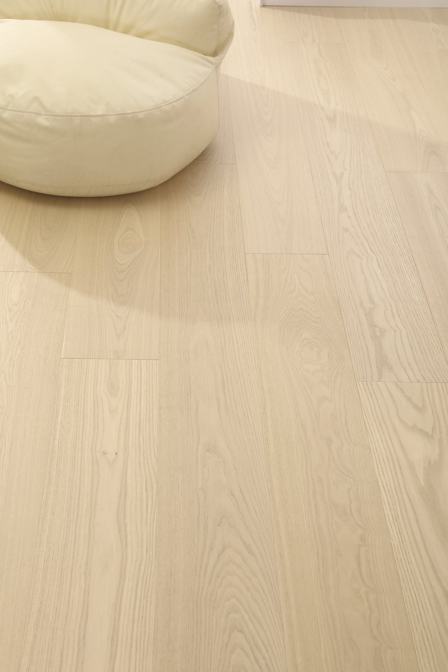 Bourges Ash Natural Brushed Lacquered Select (AB) Click 15/3