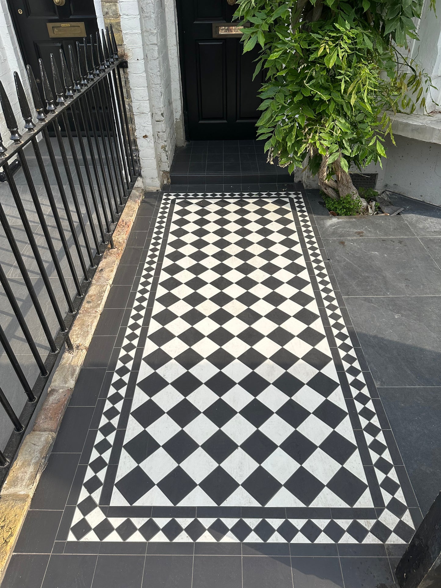 Cotswolds Black Step Tread