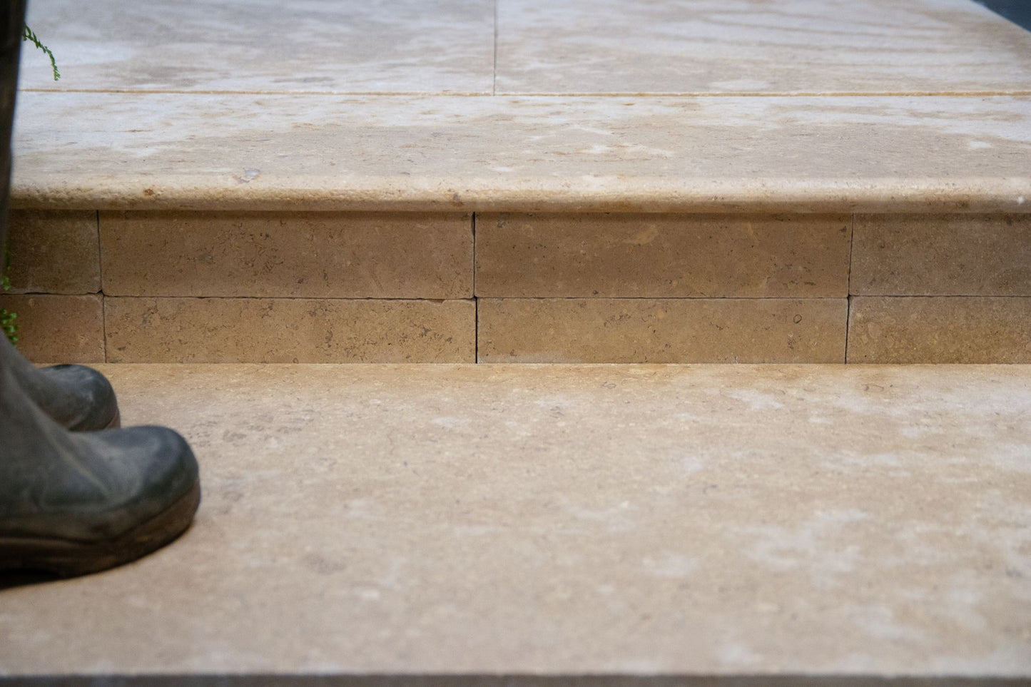 Selborne Limestone Bullnose Step Tumbled & Etched Finish With Rain Drip
