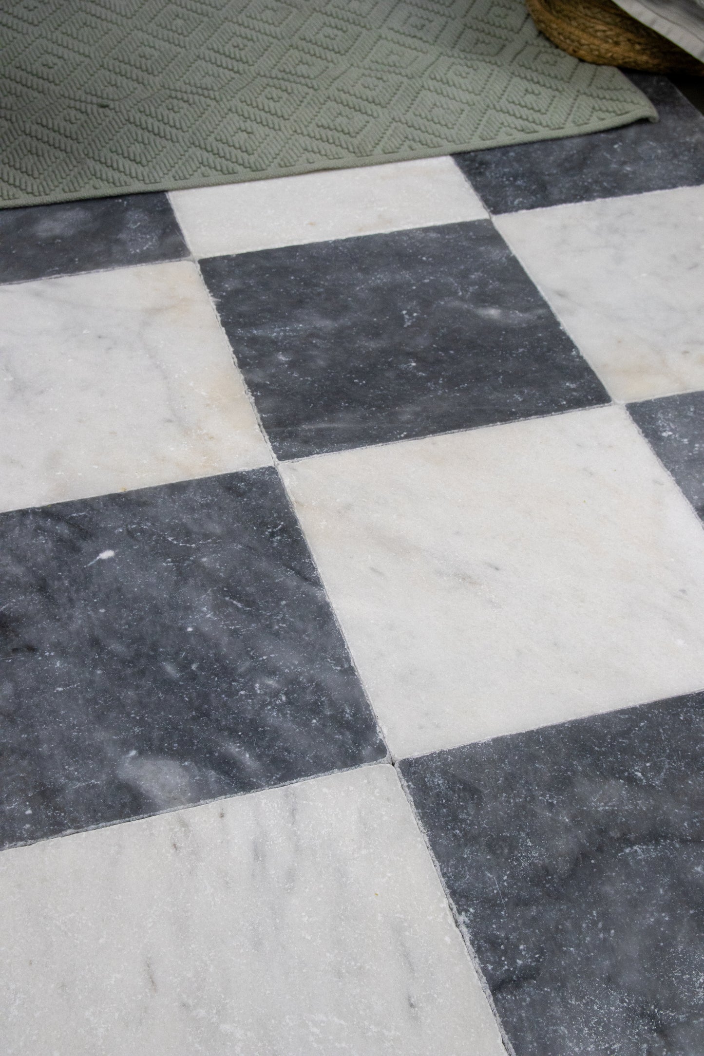Nero Gris Marble Tumbled