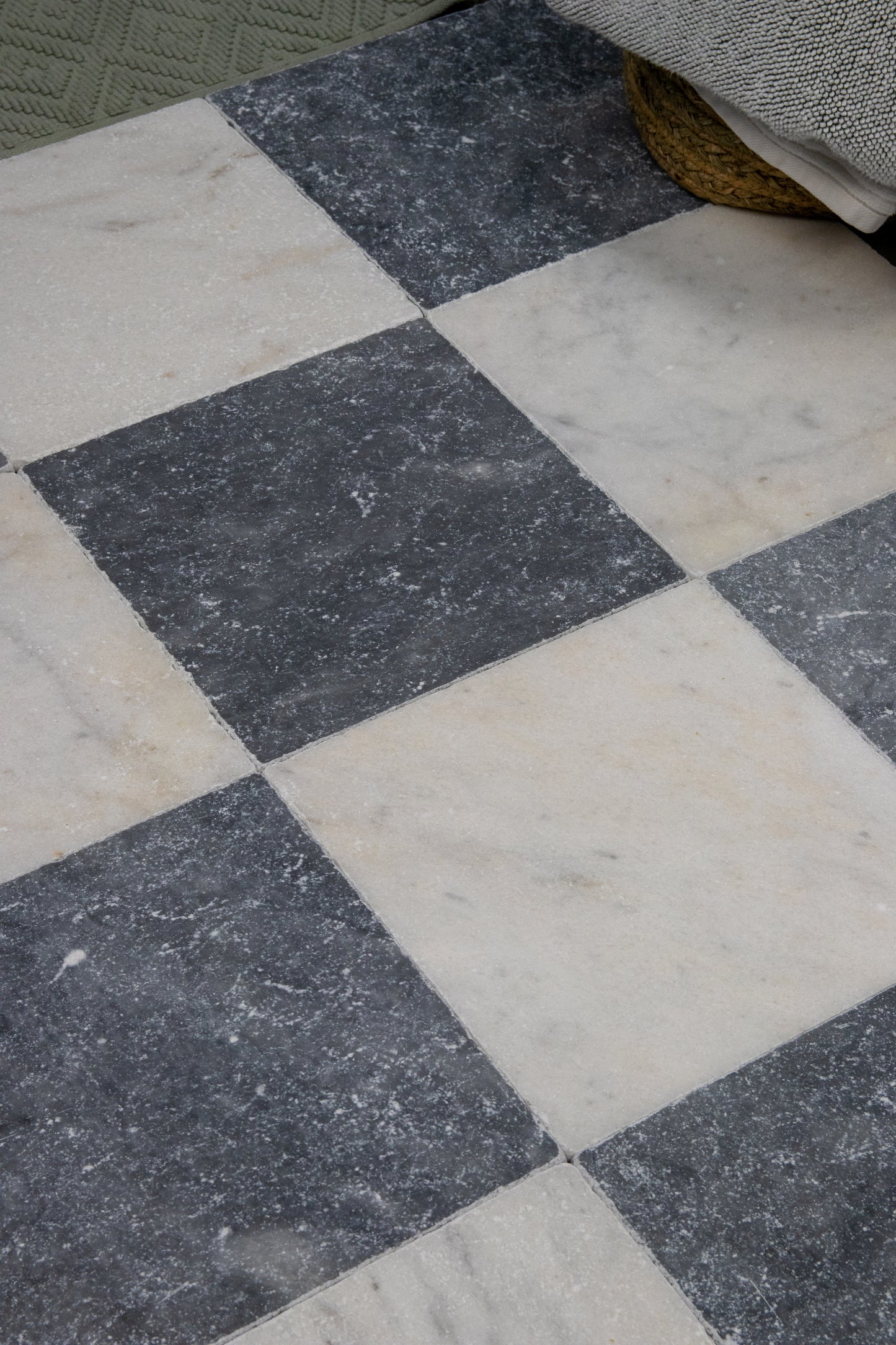 Nero Gris Marble Tumbled