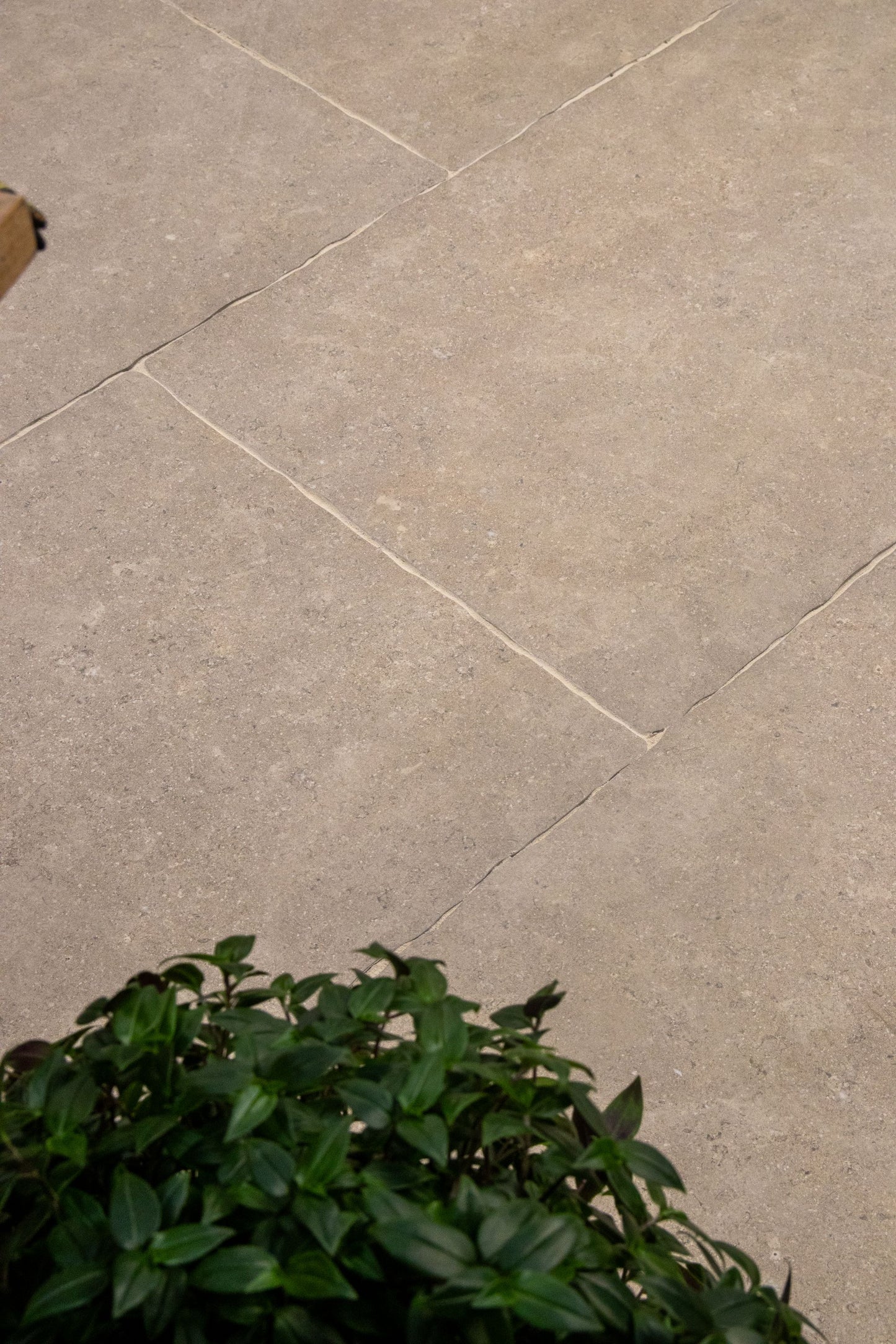 Charlbury Classic Tumbled Grip R11