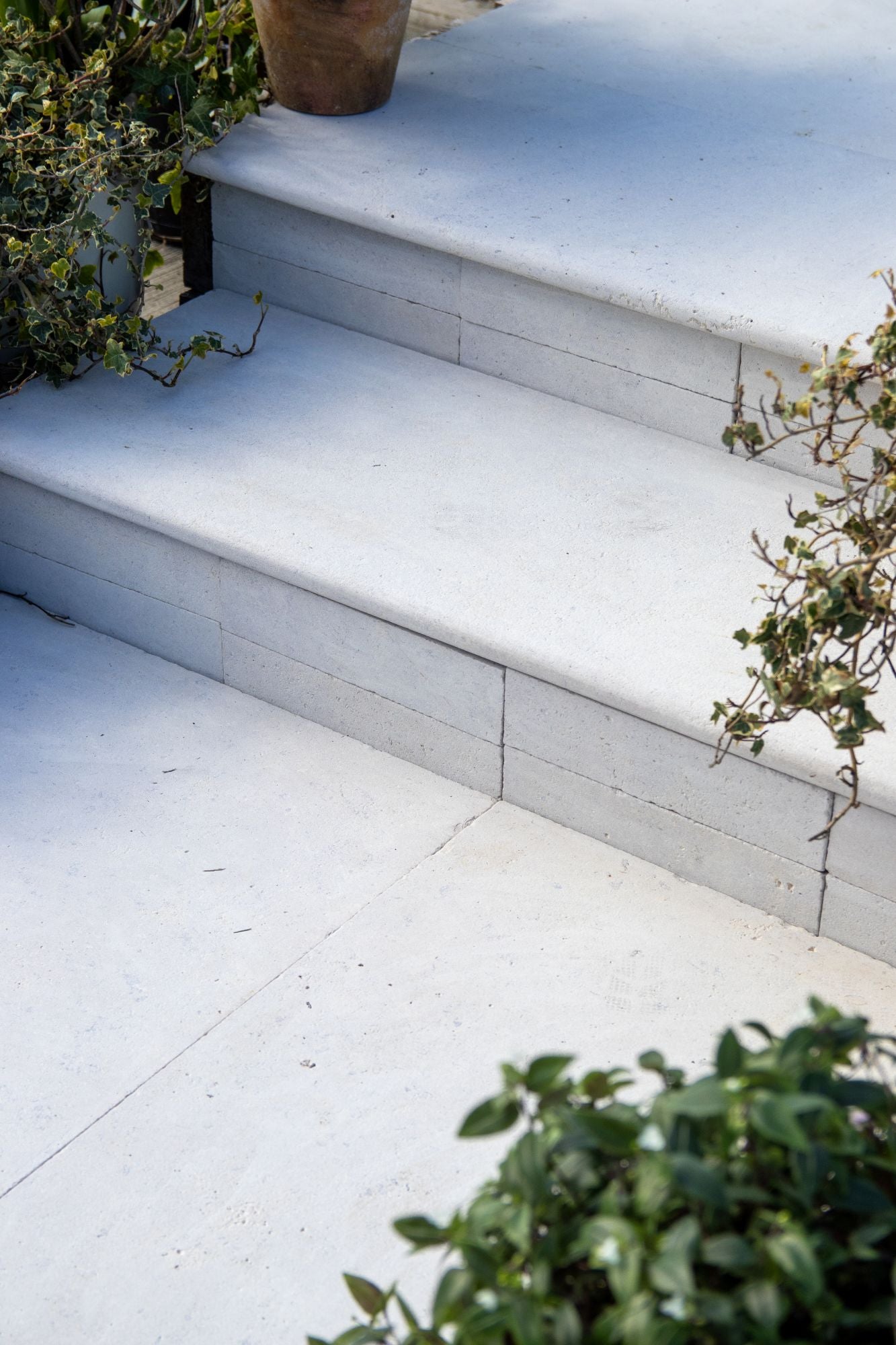 Selborne Limestone Weathered Finish Brick