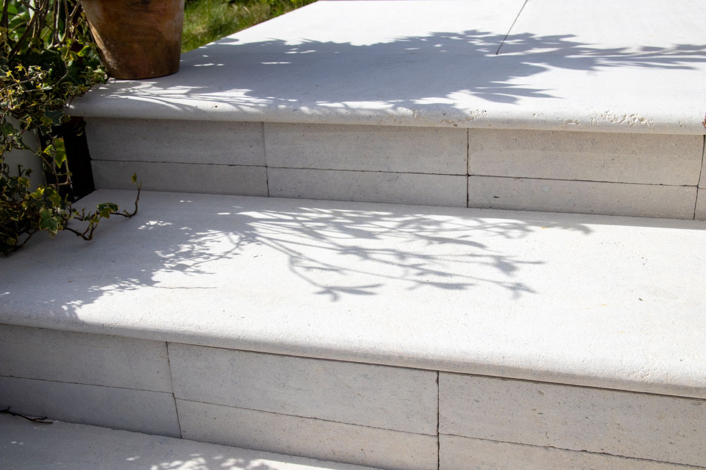 Selborne Limestone Weathered Finish Brick