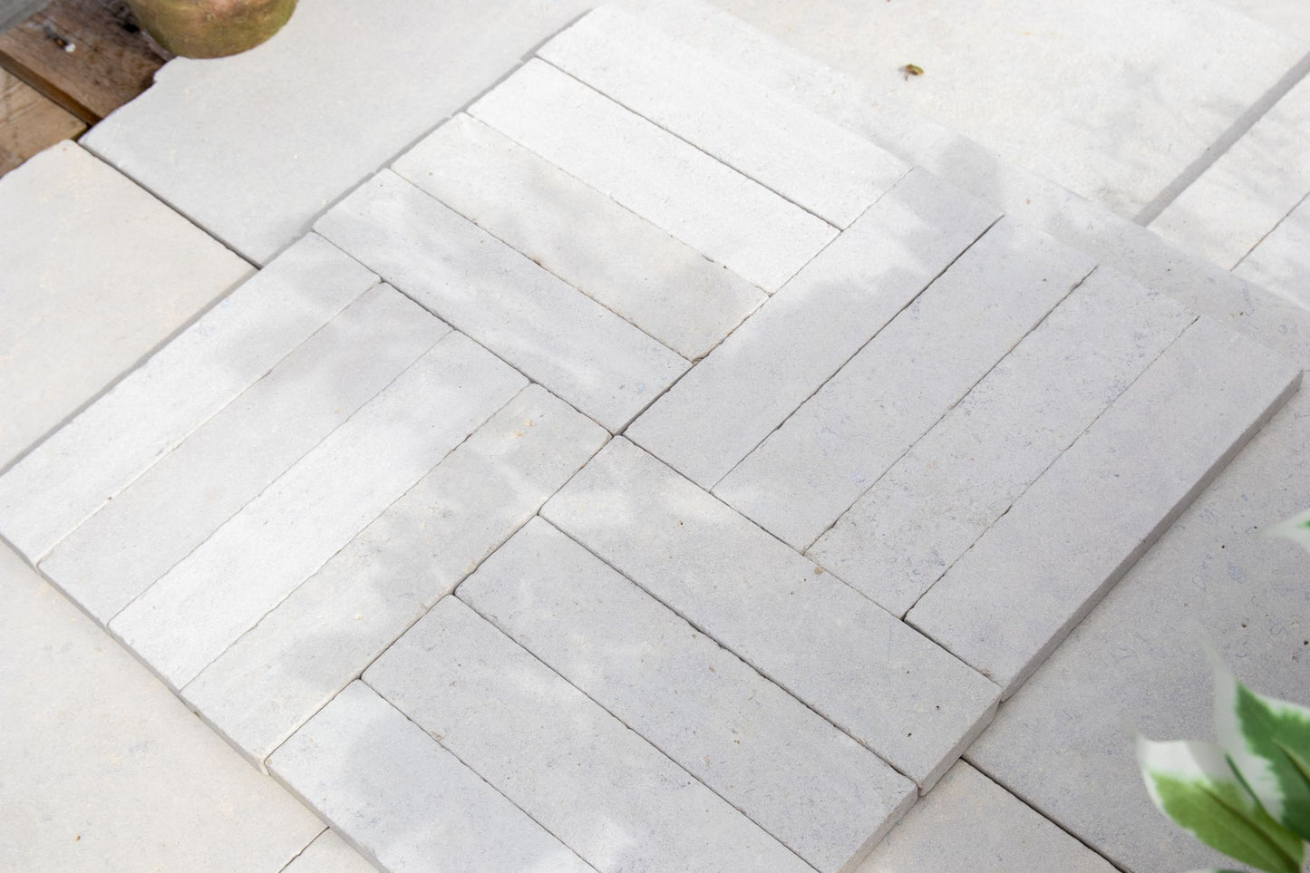 Selborne Limestone Weathered Finish Brick