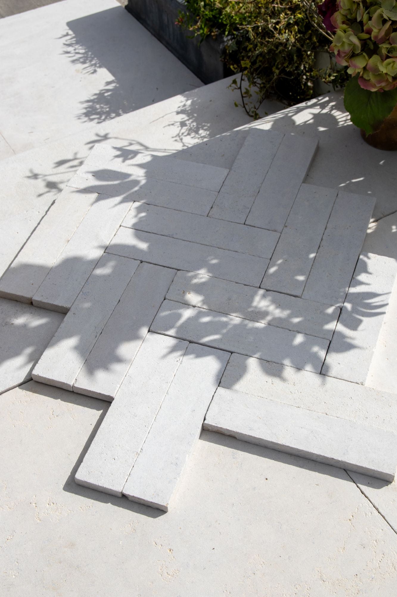Selborne Limestone Weathered Finish Brick