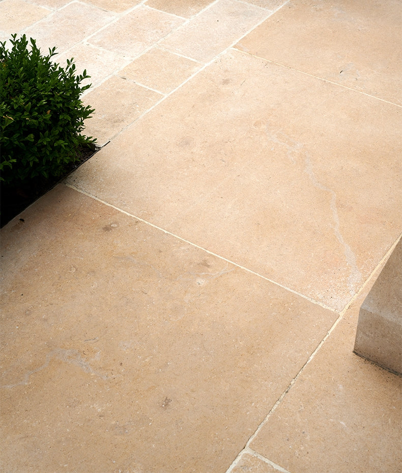 buscot-limestone-tumbled-&-etched-finish