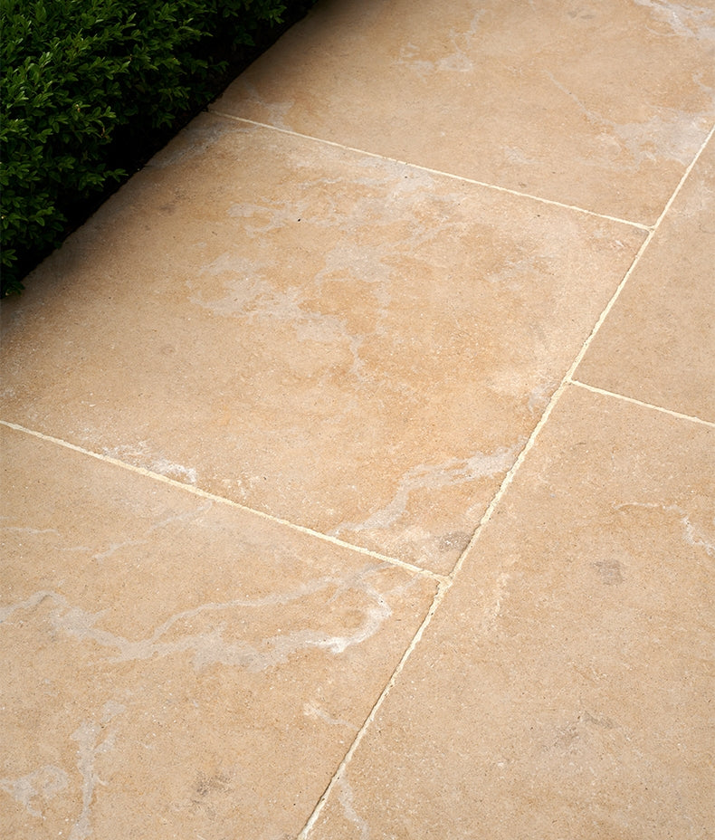 buscot-limestone-tumbled-&-etched-finish