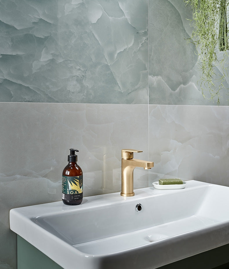 illusion-onyx-lagoon-polished-finish