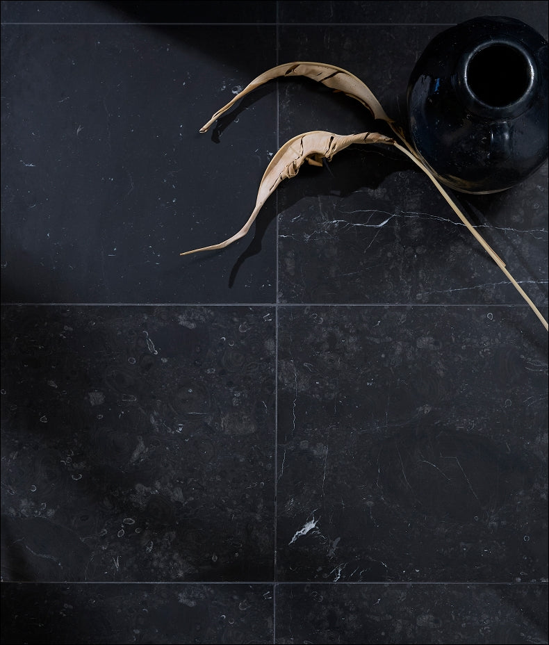 versailles-noir-honed-finish