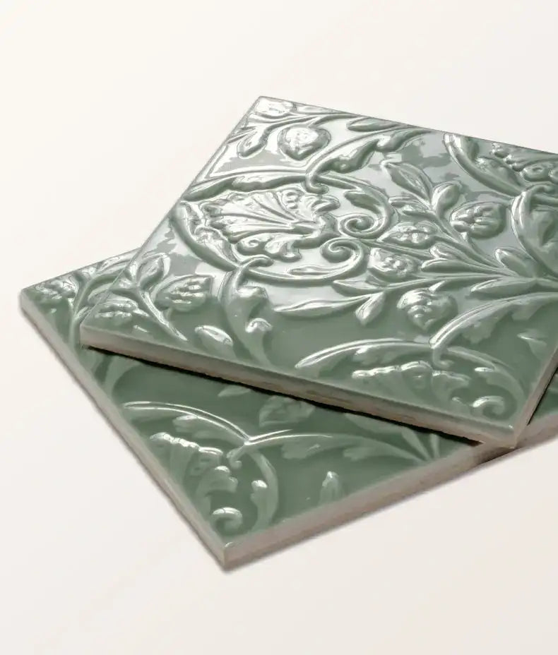 victorian-style-wall-hampton-court-vines-cabbage-green-gloss-finish