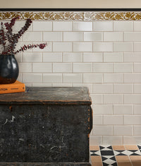 Victorian Style Wall Decor Carnation Border