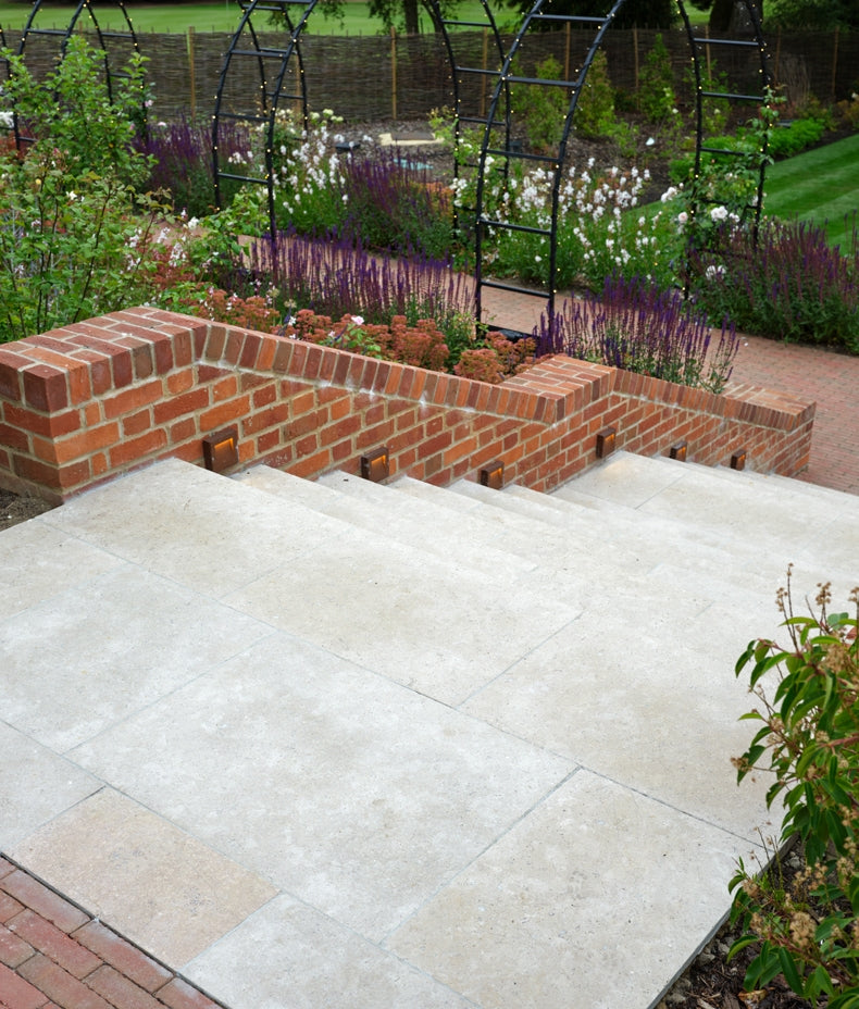 wychwood-paving-tumbled-&-etched-finish