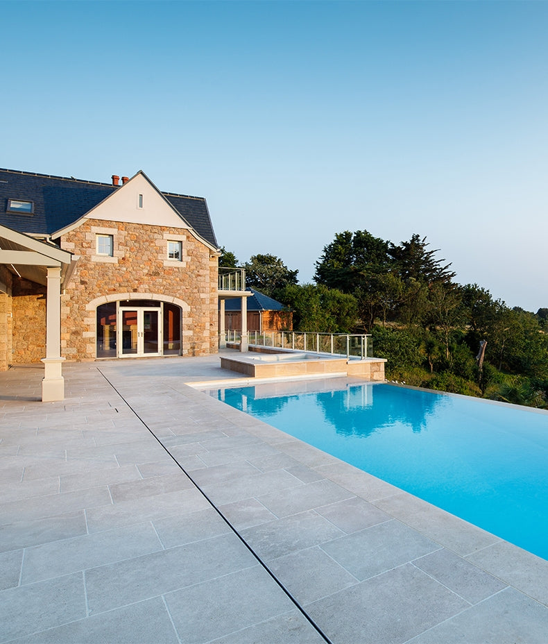 wychwood-paving-tumbled-&-etched-finish