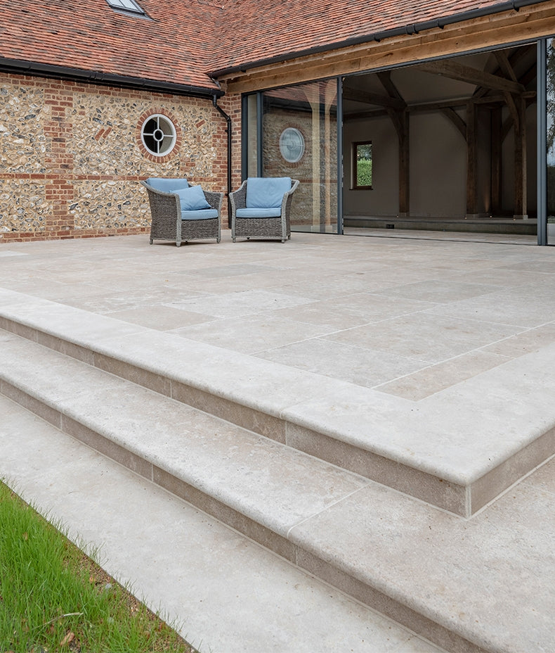 wychwood-paving-tumbled-&-etched-finish